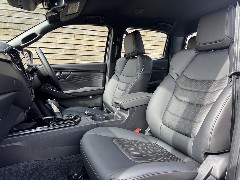 Isuzu D-Max V-Cross Dcb - N861