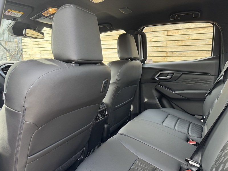 Isuzu D-Max V-Cross Dcb - N861