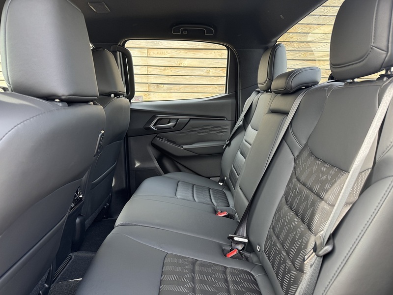 Isuzu D-Max V-Cross Dcb - N861