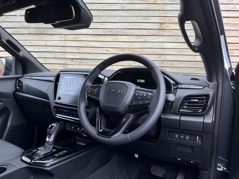 Isuzu D-Max V-Cross Commercial Automatic - N894