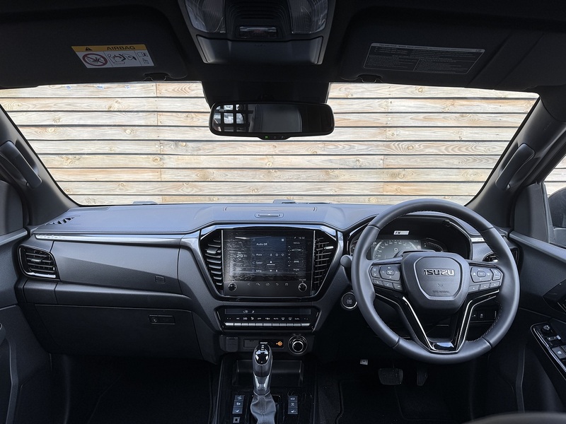 Isuzu D-Max V-Cross Commercial Automatic - N894