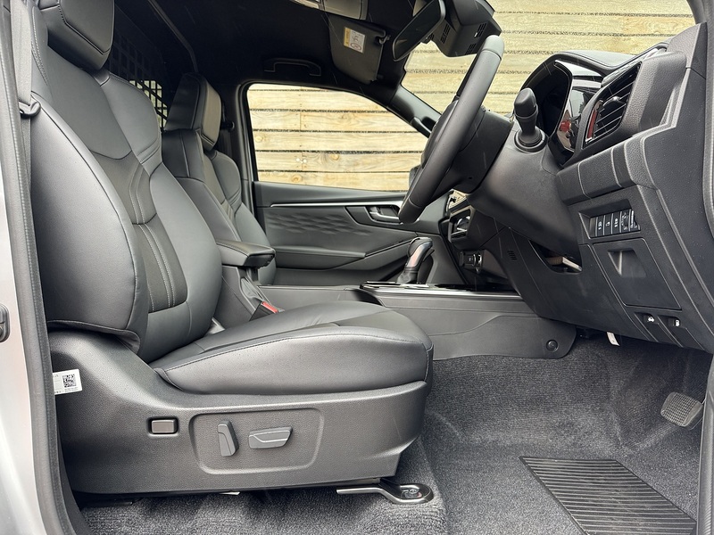 Isuzu D-Max 2026'76 DL40 D/C Commercial Auto | Brand new | 5yr warranty | 2.2 New model - N906