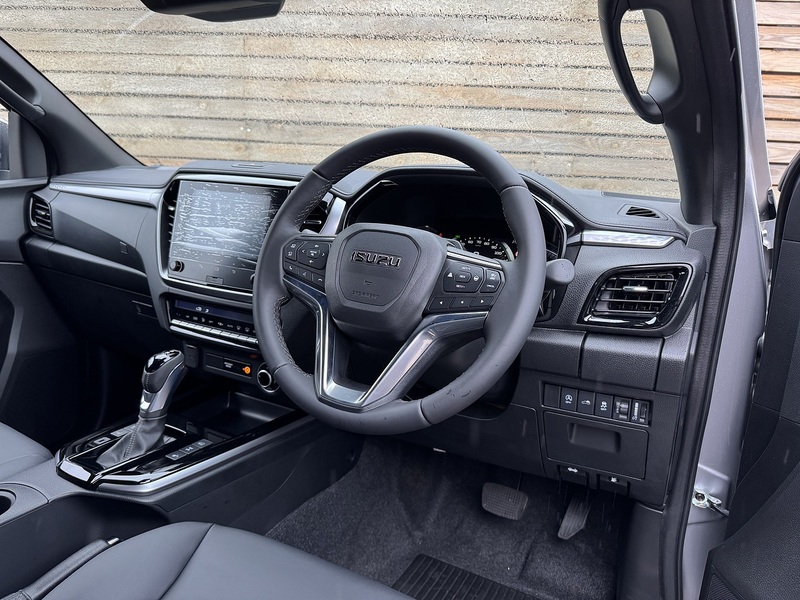 Isuzu D-Max 2026'76 DL40 D/C Commercial Auto | Brand new | 5yr warranty | 2.2 New model - N906
