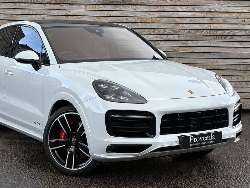 Porsche Cayenne 2023'23 T V8 GTS | Sport Chrono Pack | BOSE Surround Sound - U8648