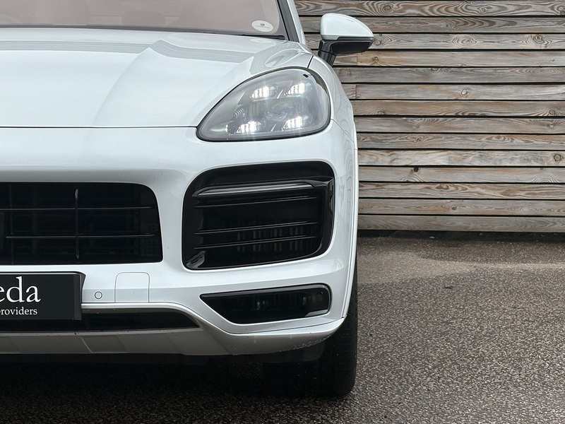 Porsche Cayenne 2023'23 T V8 GTS | Sport Chrono Pack | BOSE Surround Sound - U8648