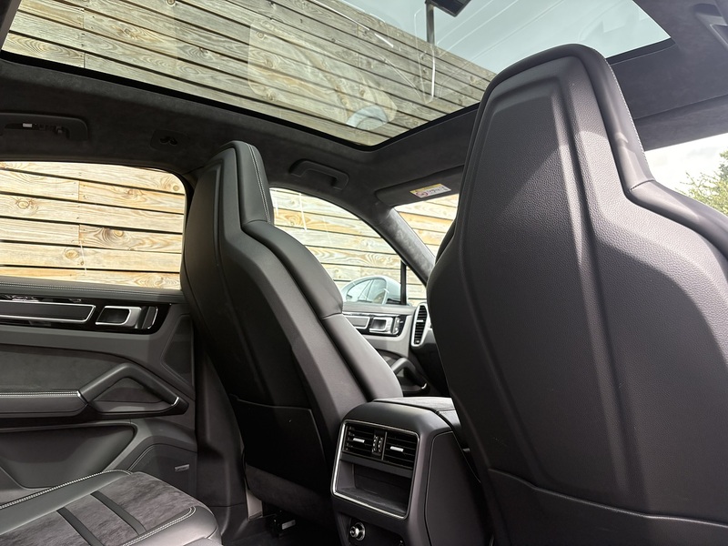Porsche Cayenne 2023'23 T V8 GTS | Sport Chrono Pack | BOSE Surround Sound - U8648