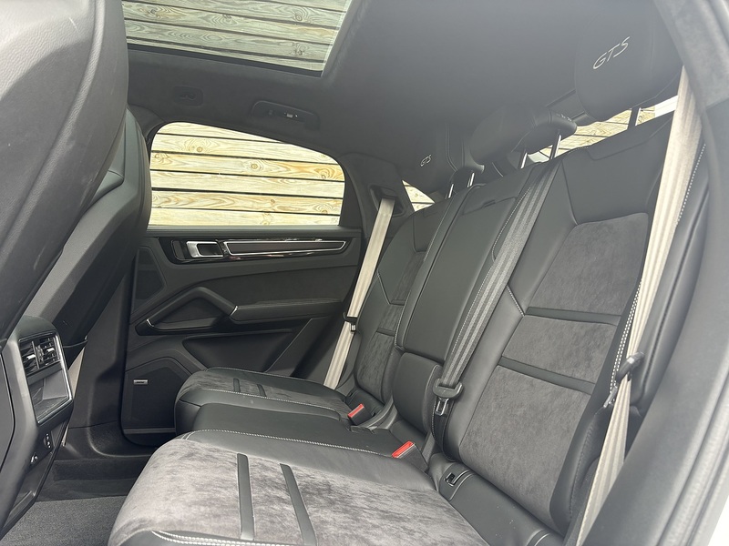 Porsche Cayenne 2023'23 T V8 GTS | Sport Chrono Pack | BOSE Surround Sound - U8648