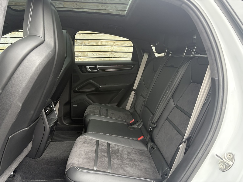 Porsche Cayenne 2023'23 T V8 GTS | Sport Chrono Pack | BOSE Surround Sound - U8648