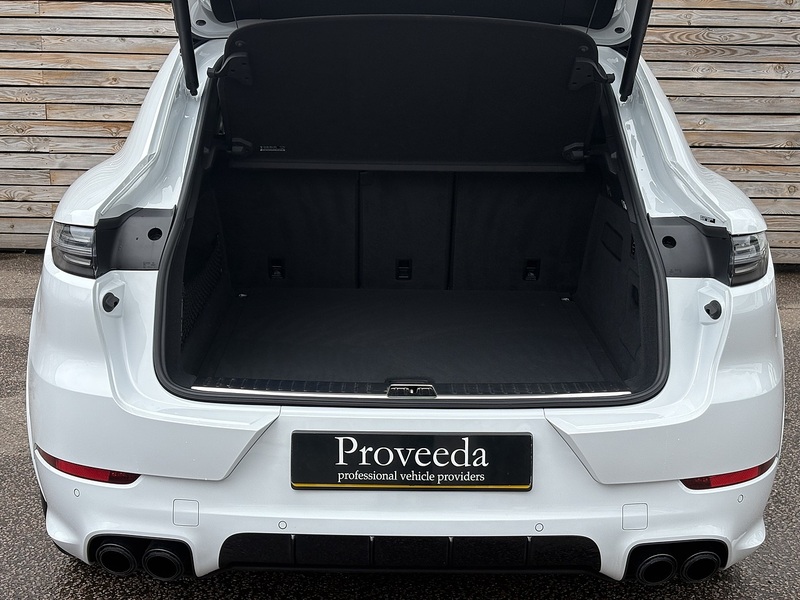 Porsche Cayenne 2023'23 T V8 GTS | Sport Chrono Pack | BOSE Surround Sound - U8648