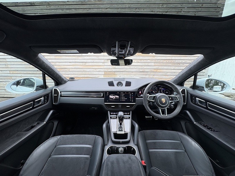 Porsche Cayenne 2023'23 T V8 GTS | Sport Chrono Pack | BOSE Surround Sound - U8648
