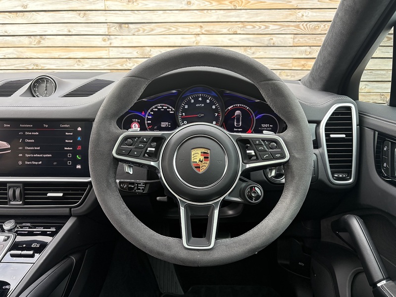 Porsche Cayenne 2023'23 T V8 GTS | Sport Chrono Pack | BOSE Surround Sound - U8648