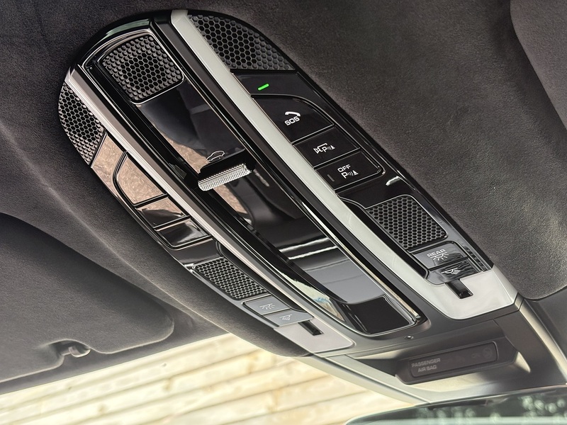 Porsche Cayenne 2023'23 T V8 GTS | Sport Chrono Pack | BOSE Surround Sound - U8648