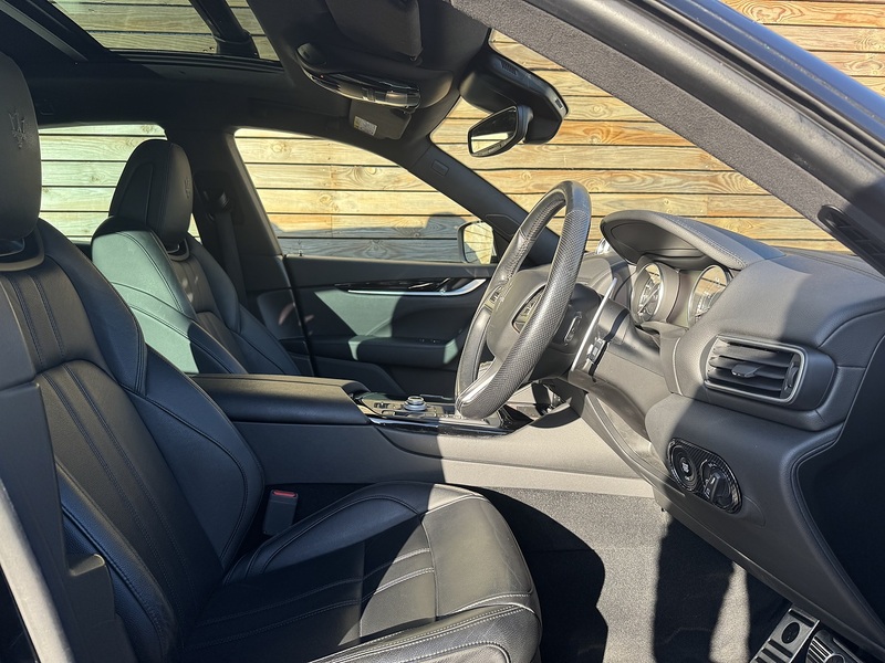 Maserati Levante 2022'22 V6 Modena | Heated Steering Wheel | Pan Roof - U8782