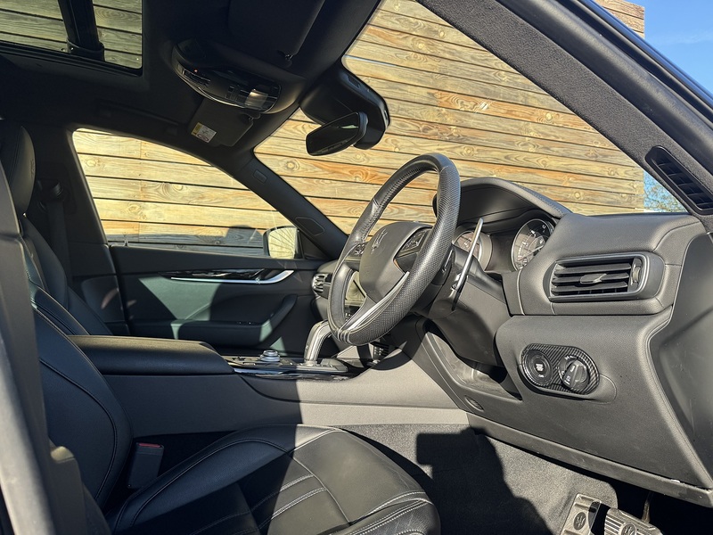 Maserati Levante 2022'22 V6 Modena | Heated Steering Wheel | Pan Roof - U8782