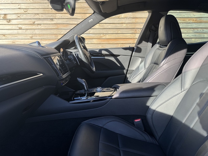 Maserati Levante 2022'22 V6 Modena | Heated Steering Wheel | Pan Roof - U8782