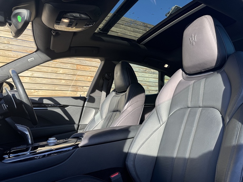 Maserati Levante 2022'22 V6 Modena | Heated Steering Wheel | Pan Roof - U8782