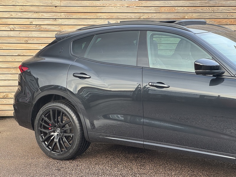 Maserati Levante 2022'22 V6 Modena | Heated Steering Wheel | Pan Roof - U8782