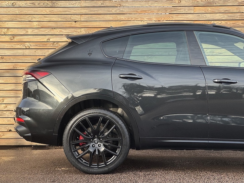 Maserati Levante 2022'22 V6 Modena | Heated Steering Wheel | Pan Roof - U8782