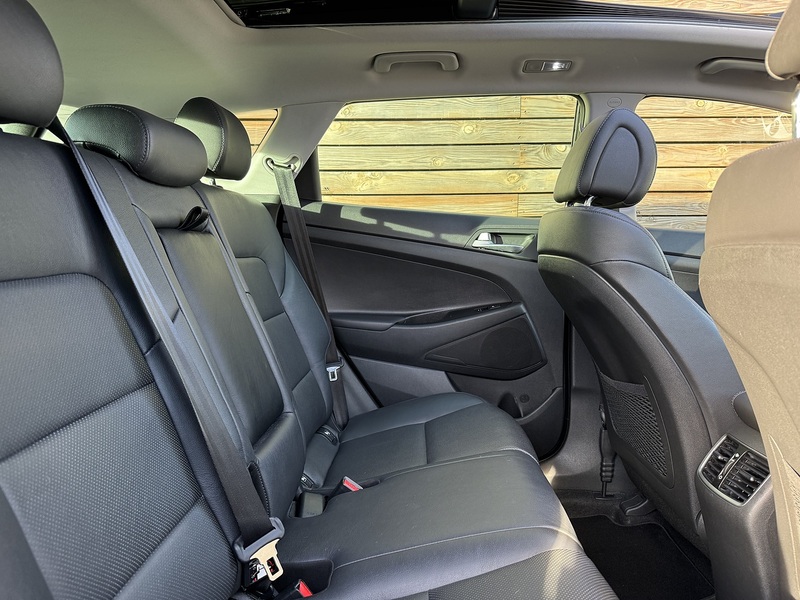 Hyundai TUCSON 2017'17 CRDi Premium SE | Opening Pan Roof | Front & Rear Heated Seats - U8800