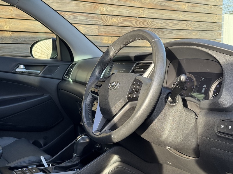 Hyundai TUCSON 2017'17 CRDi Premium SE | Opening Pan Roof | Front & Rear Heated Seats - U8800