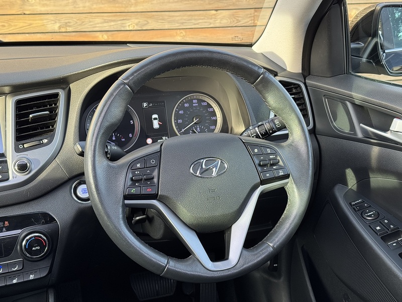 Hyundai TUCSON 2017'17 CRDi Premium SE | Opening Pan Roof | Front & Rear Heated Seats - U8800