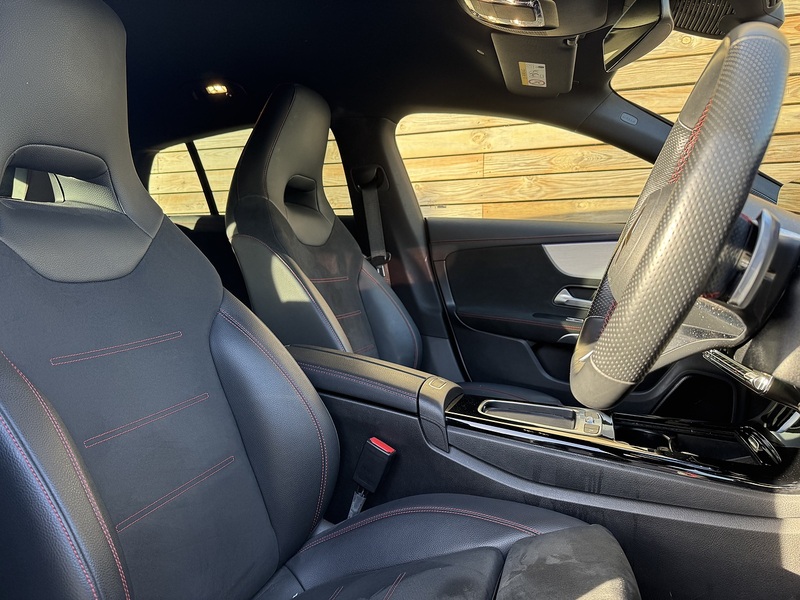 Mercedes-Benz CLA 2023'73 CLA180h MHEV AMG Line | Ambient Lighting | De-Chromed - U8804