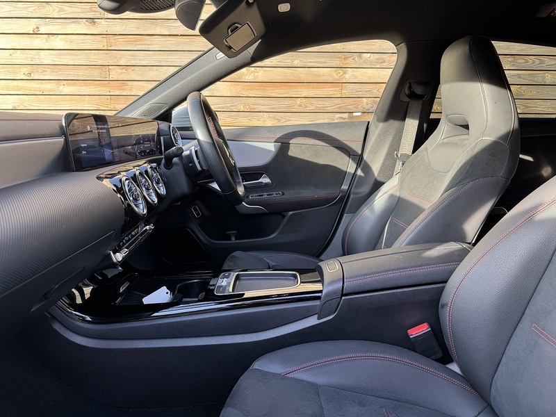 Mercedes-Benz CLA 2023'73 CLA180h MHEV AMG Line | Ambient Lighting | De-Chromed - U8804