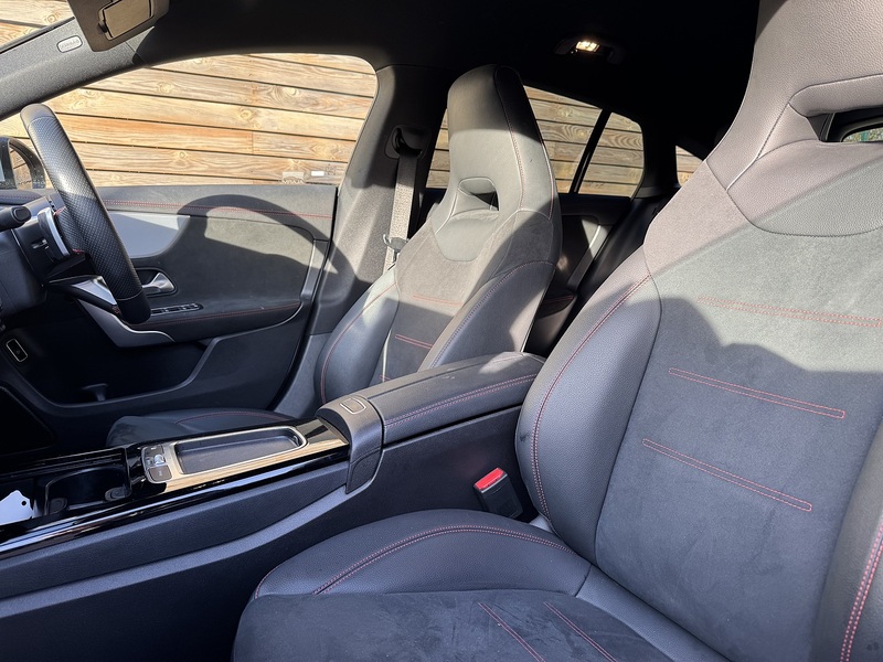 Mercedes-Benz CLA 2023'73 CLA180h MHEV AMG Line | Ambient Lighting | De-Chromed - U8804