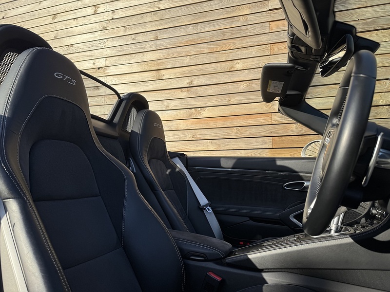 Porsche 718 Boxster 2018'68 T GTS | GTS Interior | Crayon Roll Hoops - U8812