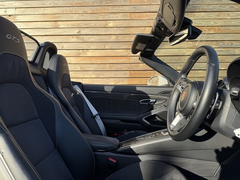 Porsche 718 Boxster 2018'68 T GTS | GTS Interior | Crayon Roll Hoops - U8812