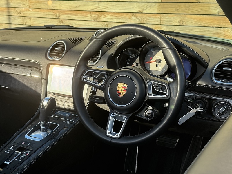 Porsche 718 Boxster 2018'68 T GTS | GTS Interior | Crayon Roll Hoops - U8812