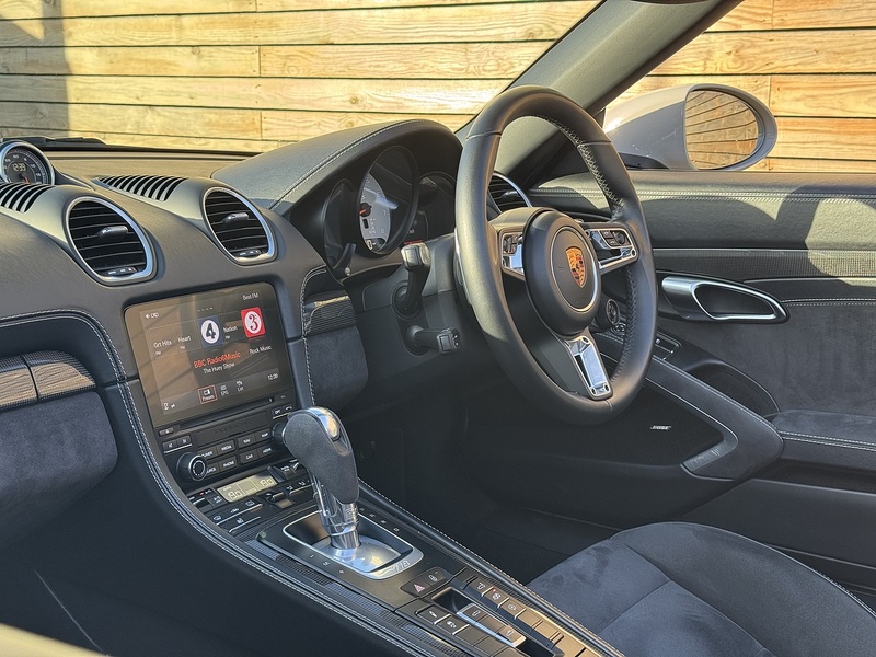 Porsche 718 Boxster 2018'68 T GTS | GTS Interior | Crayon Roll Hoops - U8812