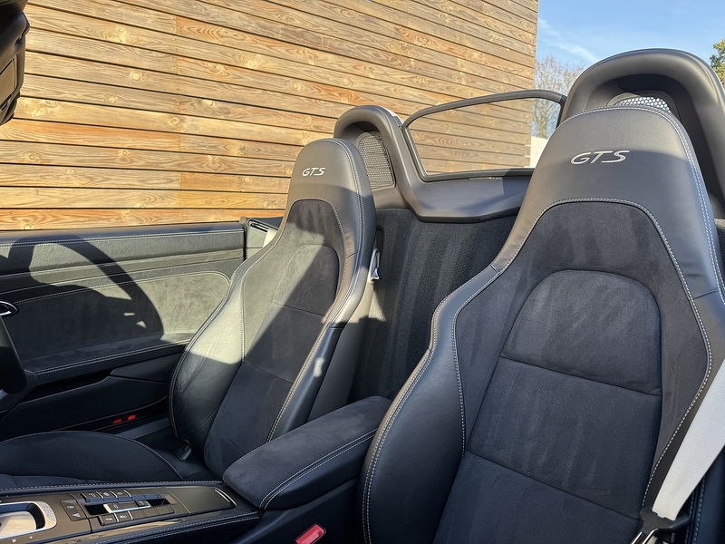 Porsche 718 Boxster 2018'68 T GTS | GTS Interior | Crayon Roll Hoops - U8812