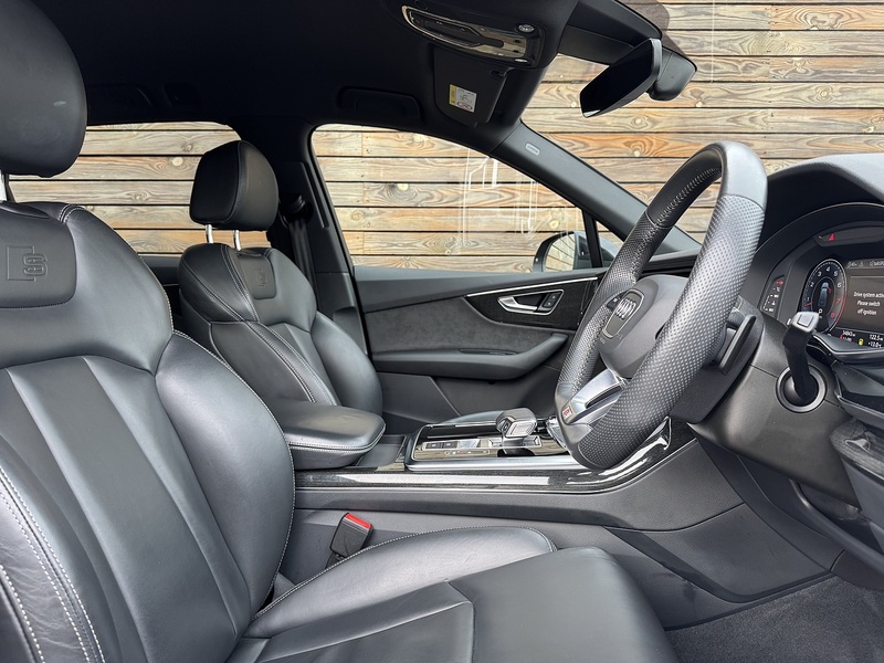 Audi Q7 2020'20 TFSI V6 Black Edition | Digital Cockpit | Black Styling - U8817