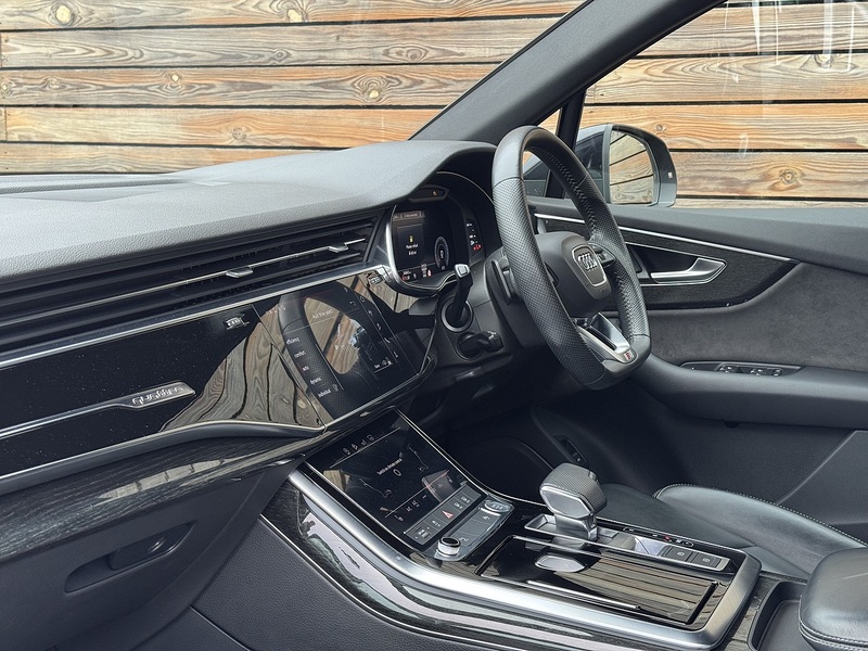 Audi Q7 2020'20 TFSI V6 Black Edition | Digital Cockpit | Black Styling - U8817