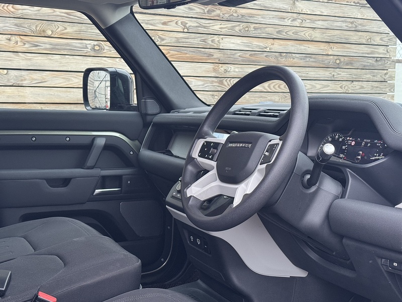Land Rover Defender 90 2021'21 D200 MHEV | 360 Camera | Centre Jump Seat - U8841