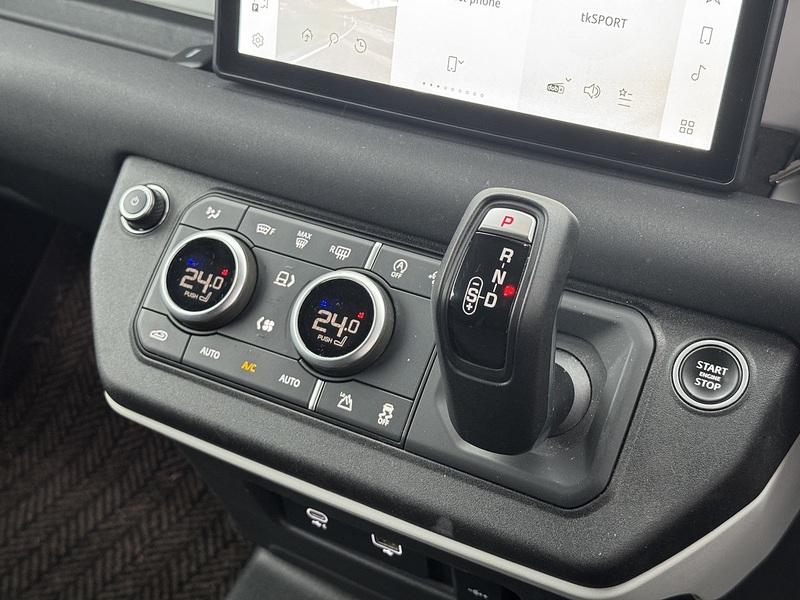 Land Rover Defender 90 2021'21 D200 MHEV | 360 Camera | Centre Jump Seat - U8841