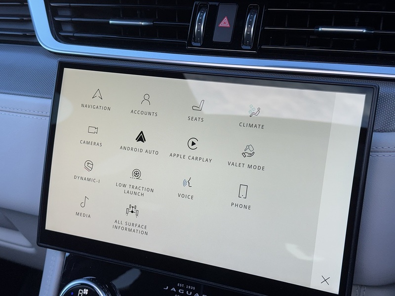 Jaguar F-PACE 2022'22 P550 V8 SVR | Pan Roof | Best Interior! - U8859