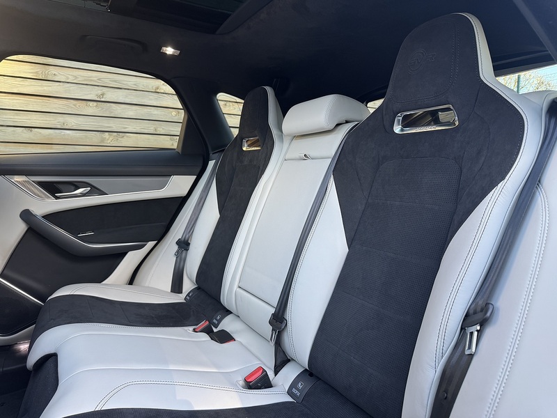 Jaguar F-PACE 2022'22 P550 V8 SVR | Pan Roof | Best Interior! - U8859