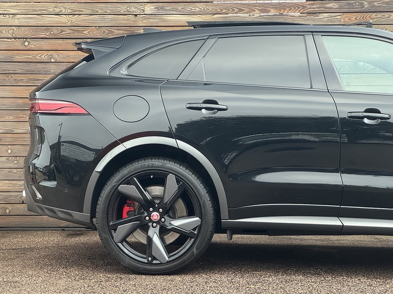Jaguar F-PACE 2022'22 P550 V8 SVR | Pan Roof | Best Interior! - U8859