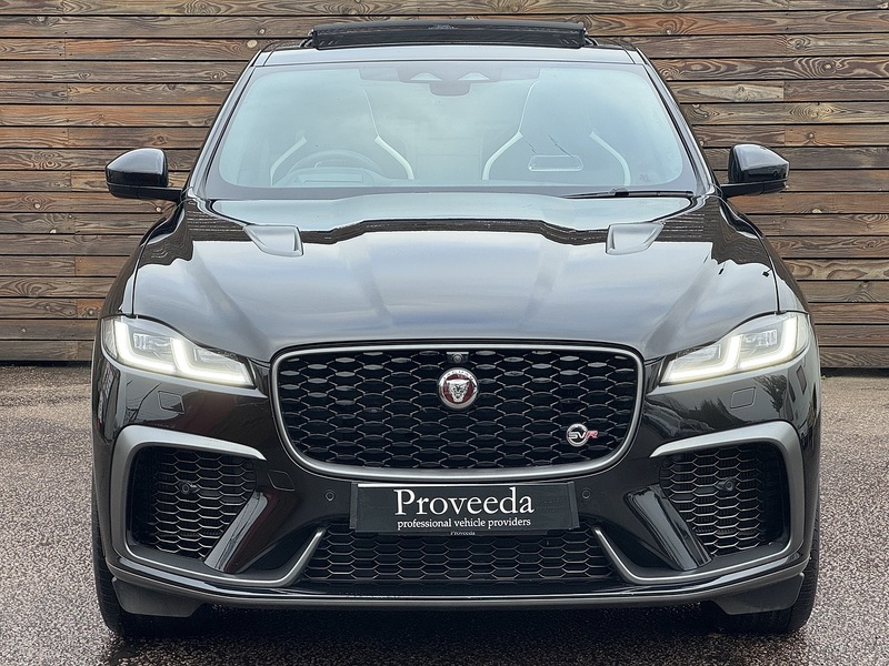 Jaguar F-PACE 2022'22 P550 V8 SVR | Pan Roof | Best Interior! - U8859
