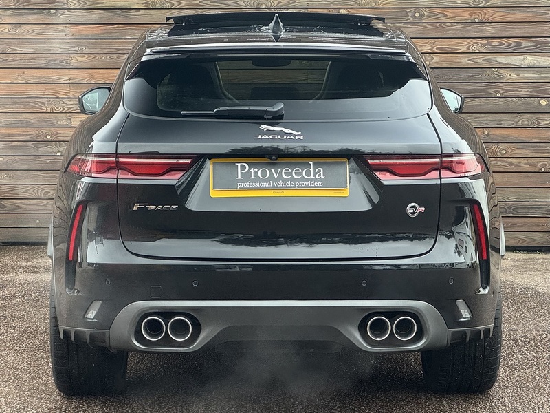 Jaguar F-PACE 2022'22 P550 V8 SVR | Pan Roof | Best Interior! - U8859
