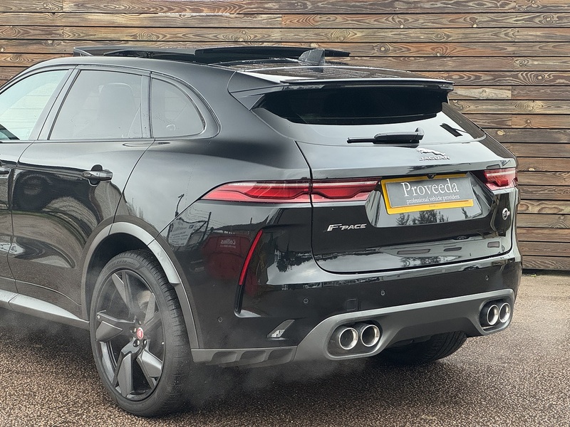 Jaguar F-PACE 2022'22 P550 V8 SVR | Pan Roof | Best Interior! - U8859