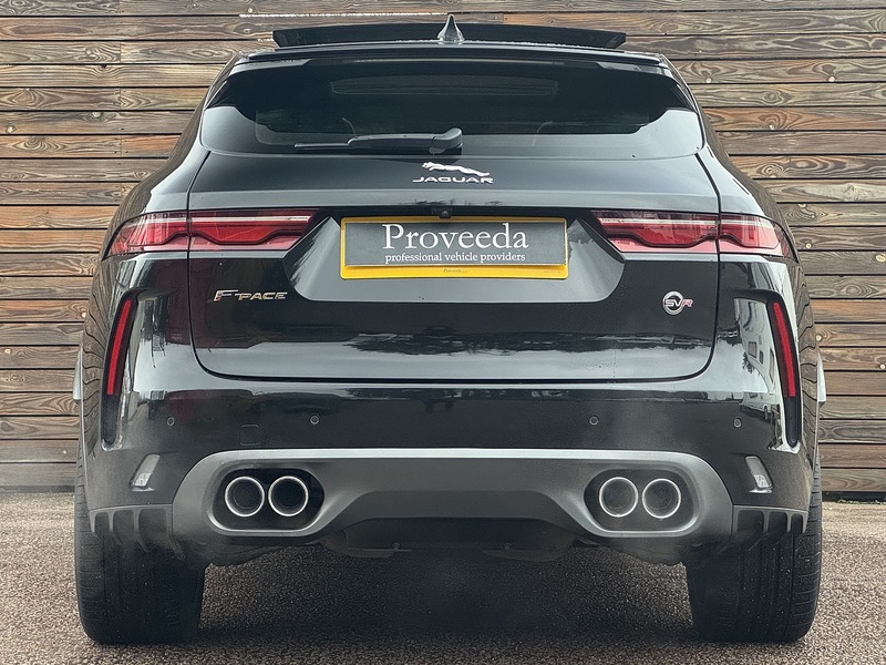 Jaguar F-PACE 2022'22 P550 V8 SVR | Pan Roof | Best Interior! - U8859