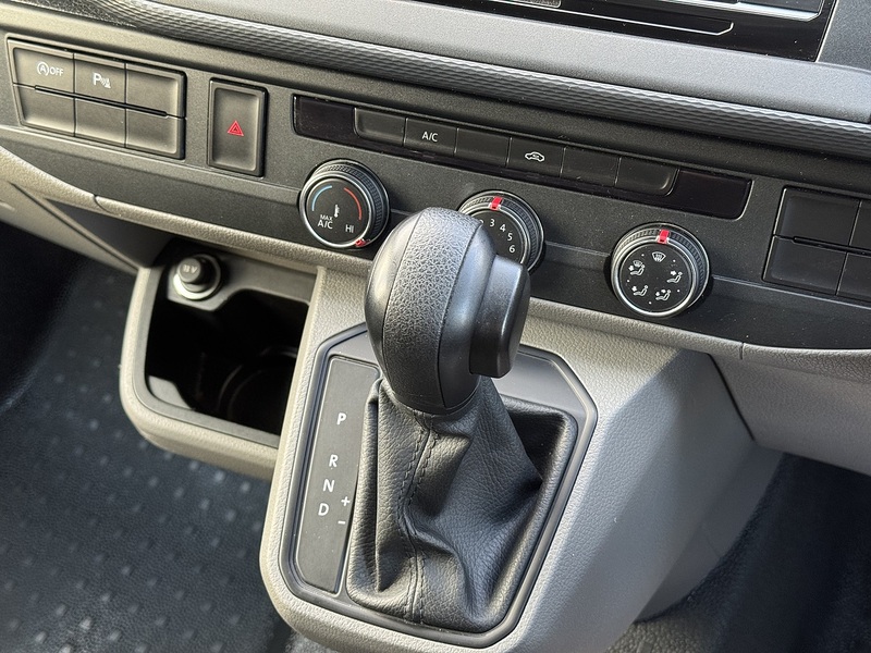 Volkswagen Transporter 2021'21 TDI T30 Highline | Ravenna Blue | Velare Wheels - U8861