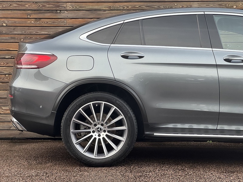 Mercedes-Benz GLC 2022'22 GLC300h MHEV AMG Line Premium | Ambient Lighting - U8880