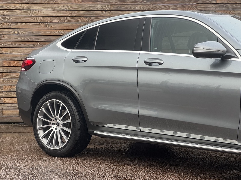 Mercedes-Benz GLC 2022'22 GLC300h MHEV AMG Line Premium | Ambient Lighting - U8880