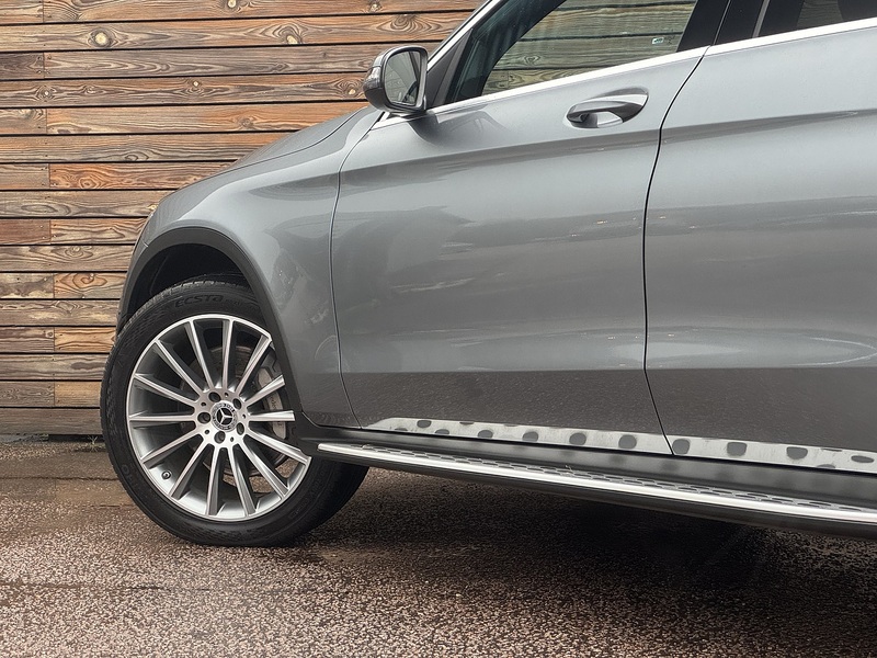 Mercedes-Benz GLC 2022'22 GLC300h MHEV AMG Line Premium | Ambient Lighting - U8880