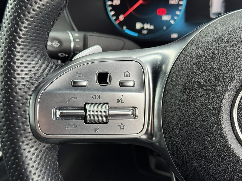 Mercedes-Benz GLC 2022'22 GLC300h MHEV AMG Line Premium | Ambient Lighting - U8880