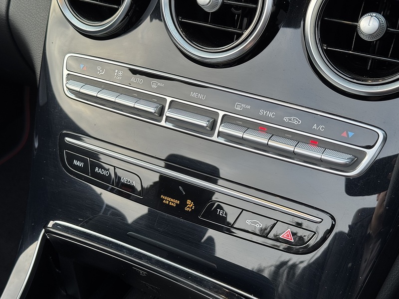 Mercedes-Benz C Class 2019'19 C43 V6 AMG | Ambient Lighting | Brilliant Blue Metallic - U8888